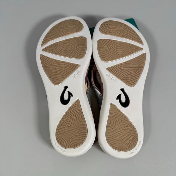 NWT OluKai Ho'opio Hau Beach Sandals Slip-on Silver/Pineapple Women Size 5 - Picture 5 of 6